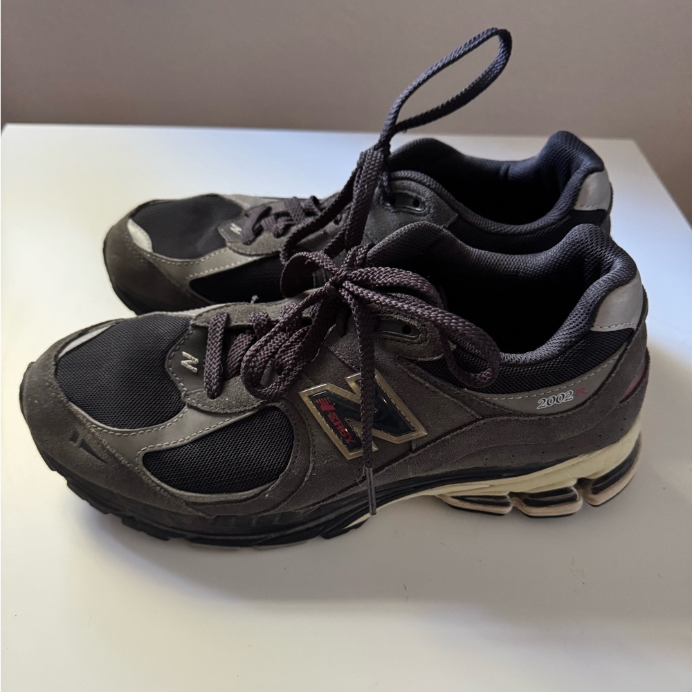 Men’s New Balance 2002r Like NEW